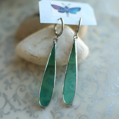 Emerald green teardrop glas earrings, Suncatcher earrings