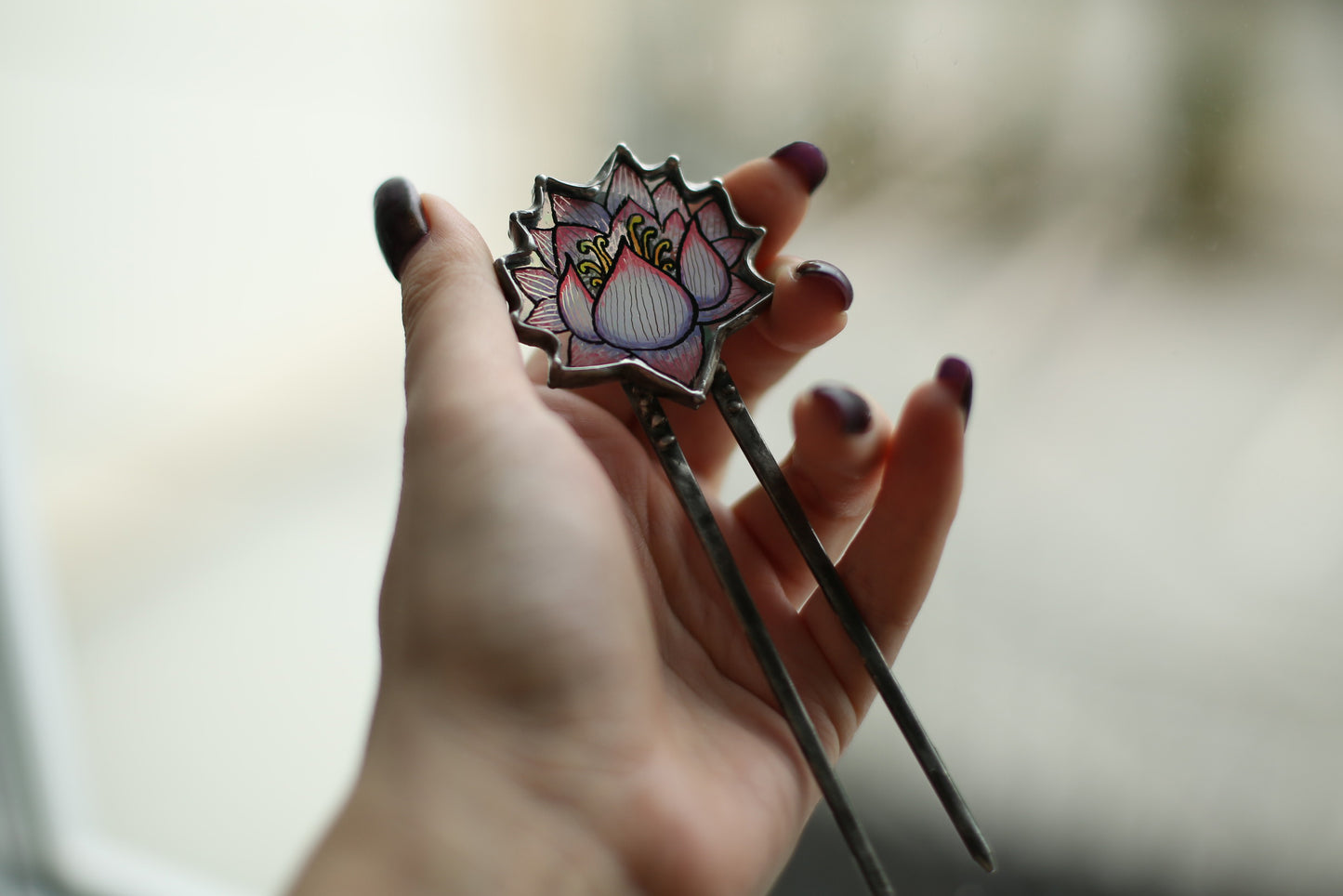 Lotus hair pin, Hair stick