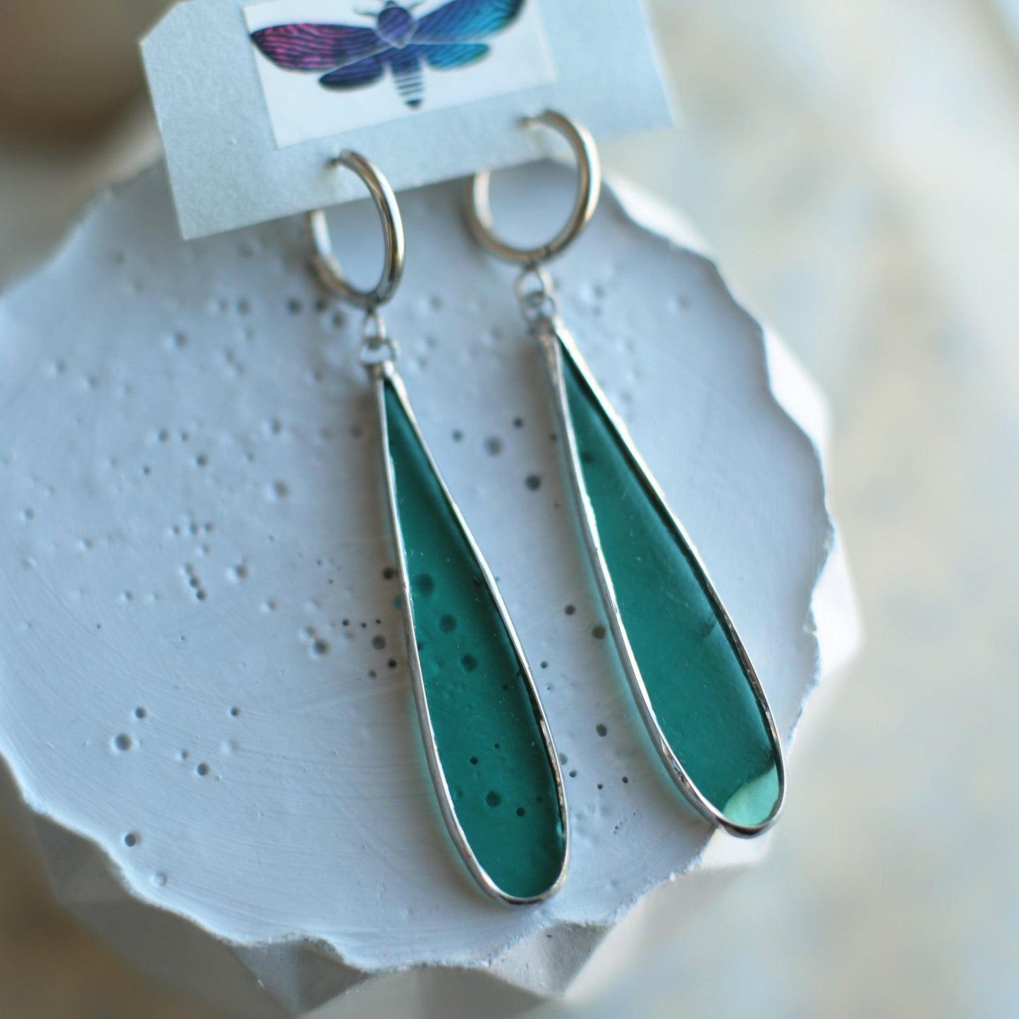 Emerald green teardrop glas earrings, Suncatcher earrings