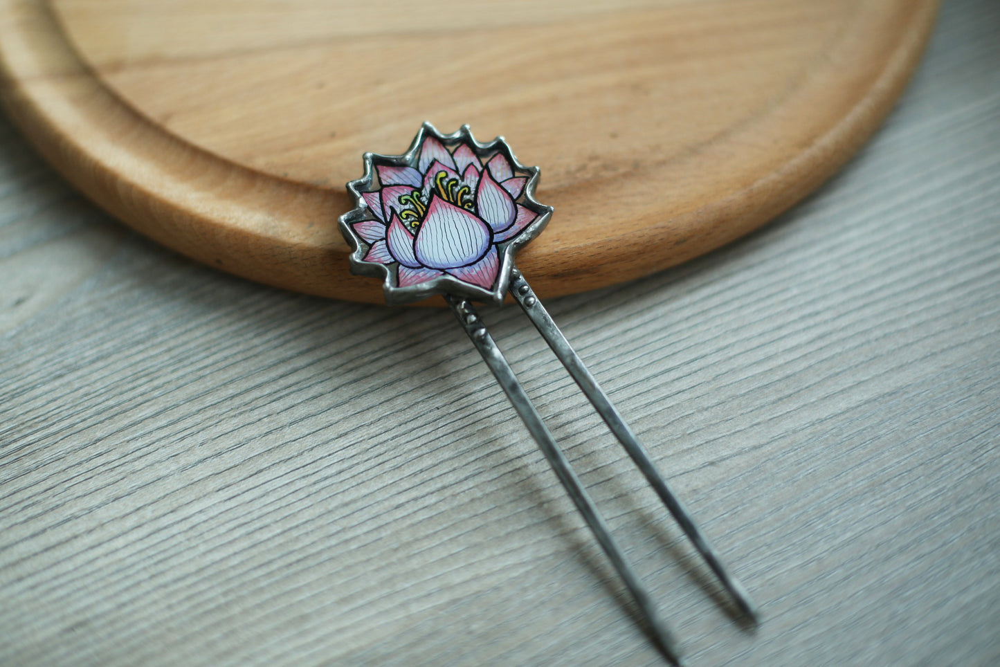 Lotus hair pin, Hair stick