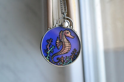 Sea horse round necklace,  Glass pendant with pearl