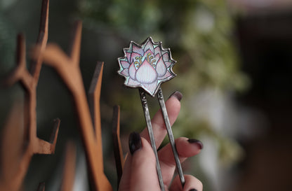 Lotus hair pin, Hair stick