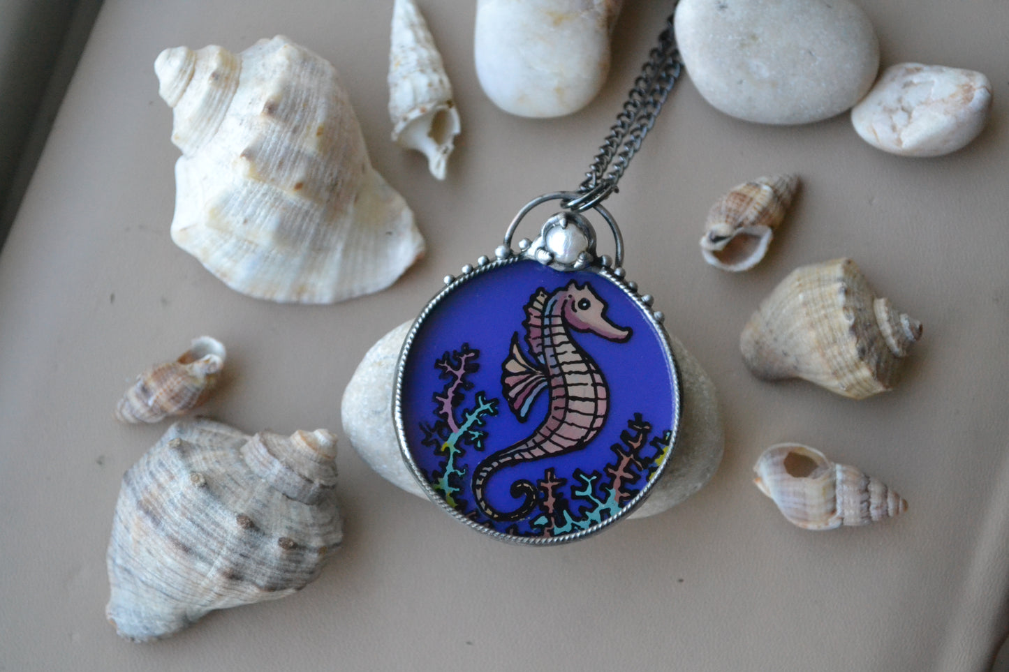 Sea horse round necklace,  Glass pendant with pearl