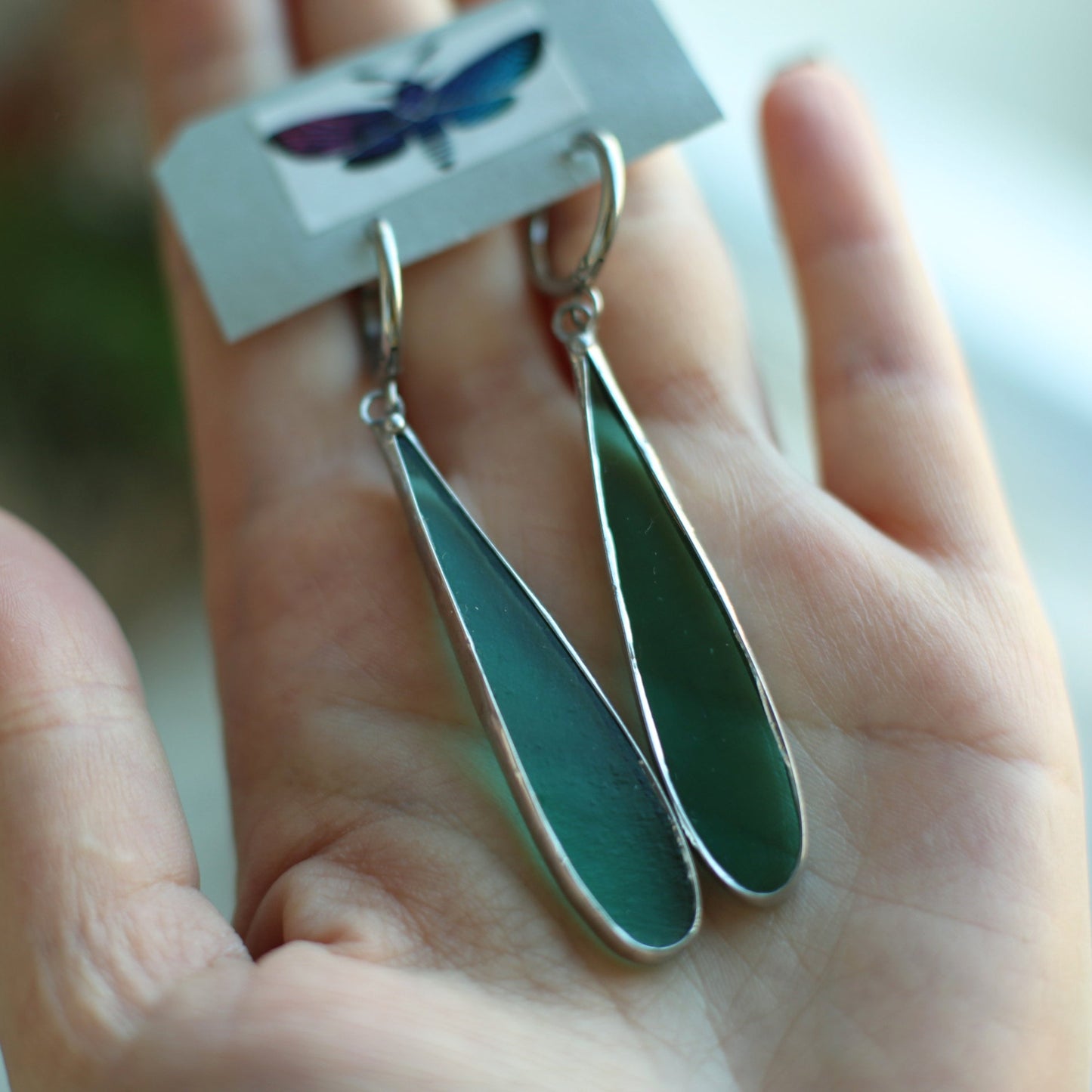 Emerald green teardrop glas earrings, Suncatcher earrings
