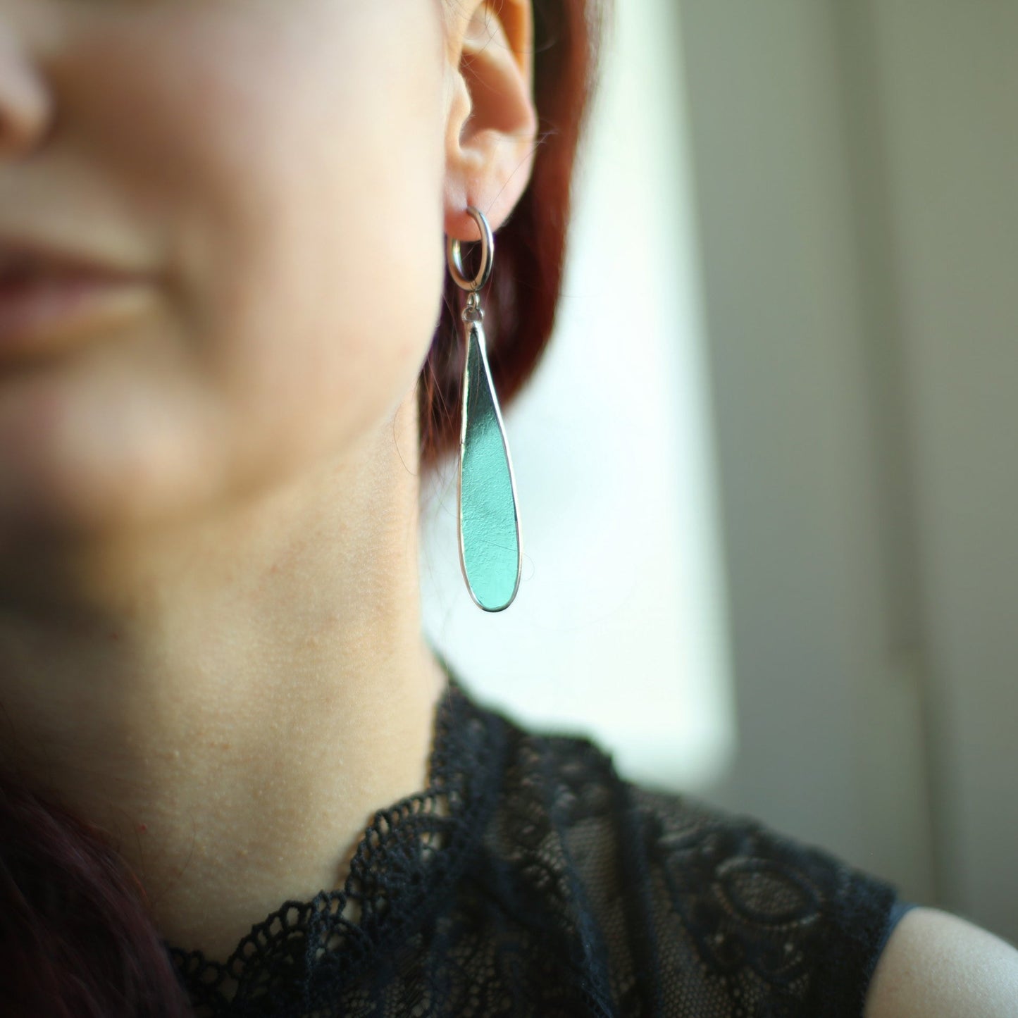 Emerald green teardrop glas earrings, Suncatcher earrings