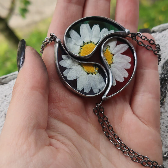 Friendship necklaces for 3, Daisy Trio pendants