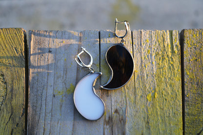 Yin yang earrings, Black and White Earrings