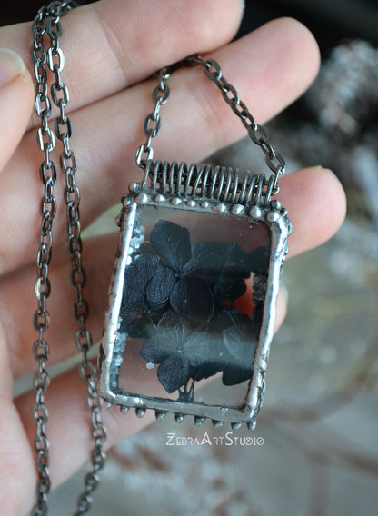 Black flower necklace